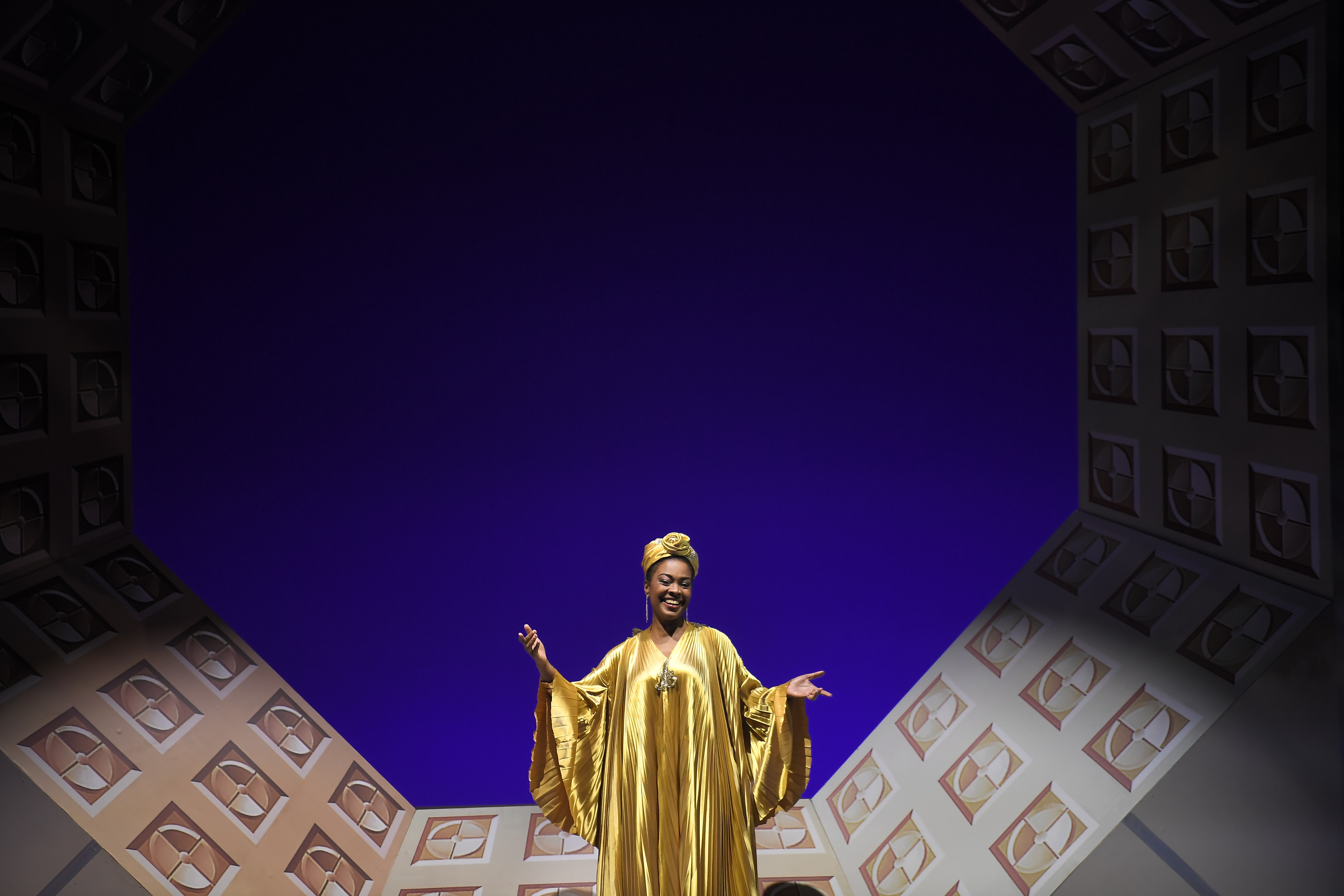 La soprano brasileña Luanda Siqueira (en la foto) interpreta a Fortuna/Drusila. A ella se unen la mezzosoprano colombiana Andrea Niño, la mezzosoprano chilena Luciana Mancini, la mezzosoprano colombiana Yeranldín León, el contratenor uruguayo Agustín Pennino, y muchos más.
