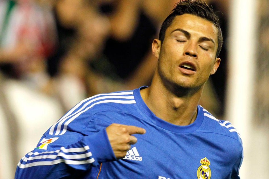 Cristiano Ronaldo regaló camiseta a niña a la que le dio un pelotazo