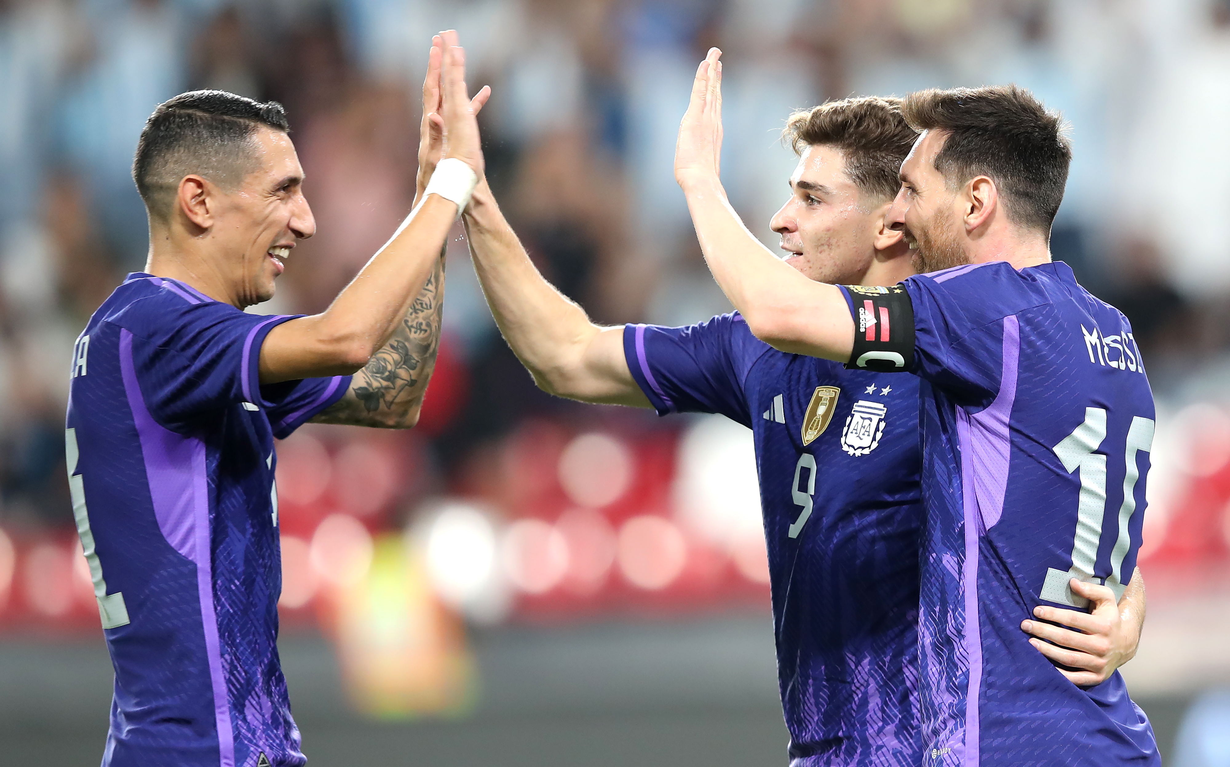 Argentina goleó 5-0 a Emiratos Árabes en su último partido previo al Mundial