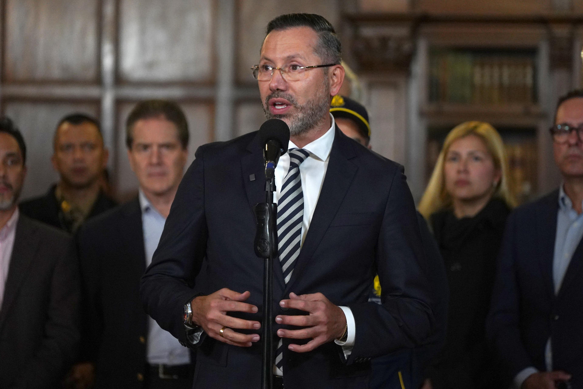 Crecen críticas del mundo político al ministro Jaime Andrés Beltrán: ¿qué pasó?