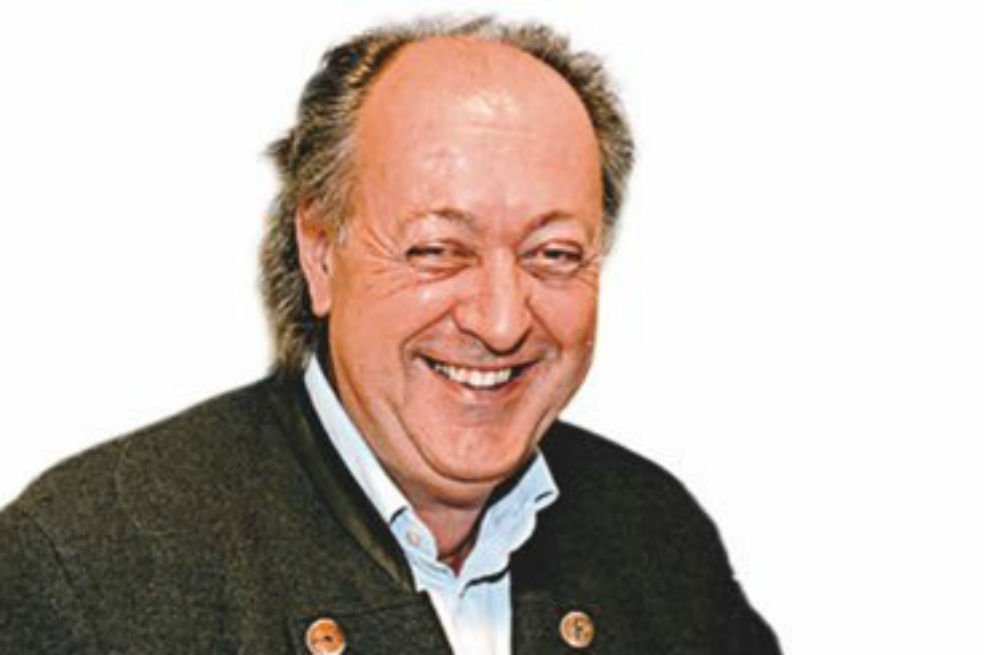 Raimund Hinko escribió dos libros sobre el Bayern Múnich y una biografía de Karl-Heinz Rummenigge. / @raimundhinko