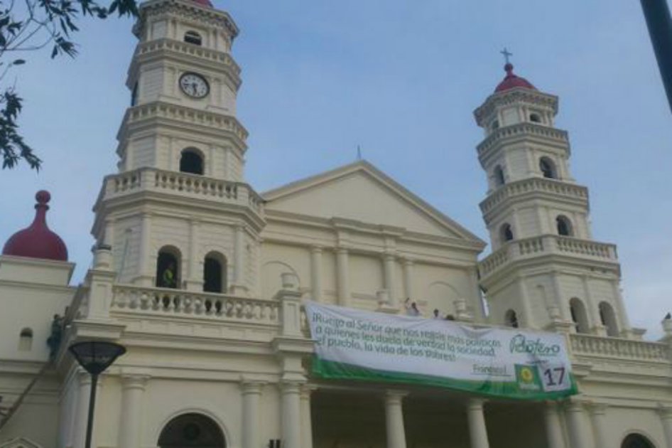 Candidato al concejo se tomó la iglesia de Envigado