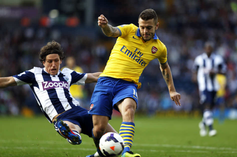 Arsenal iguala al Liverpool en el liderato de la Premier League