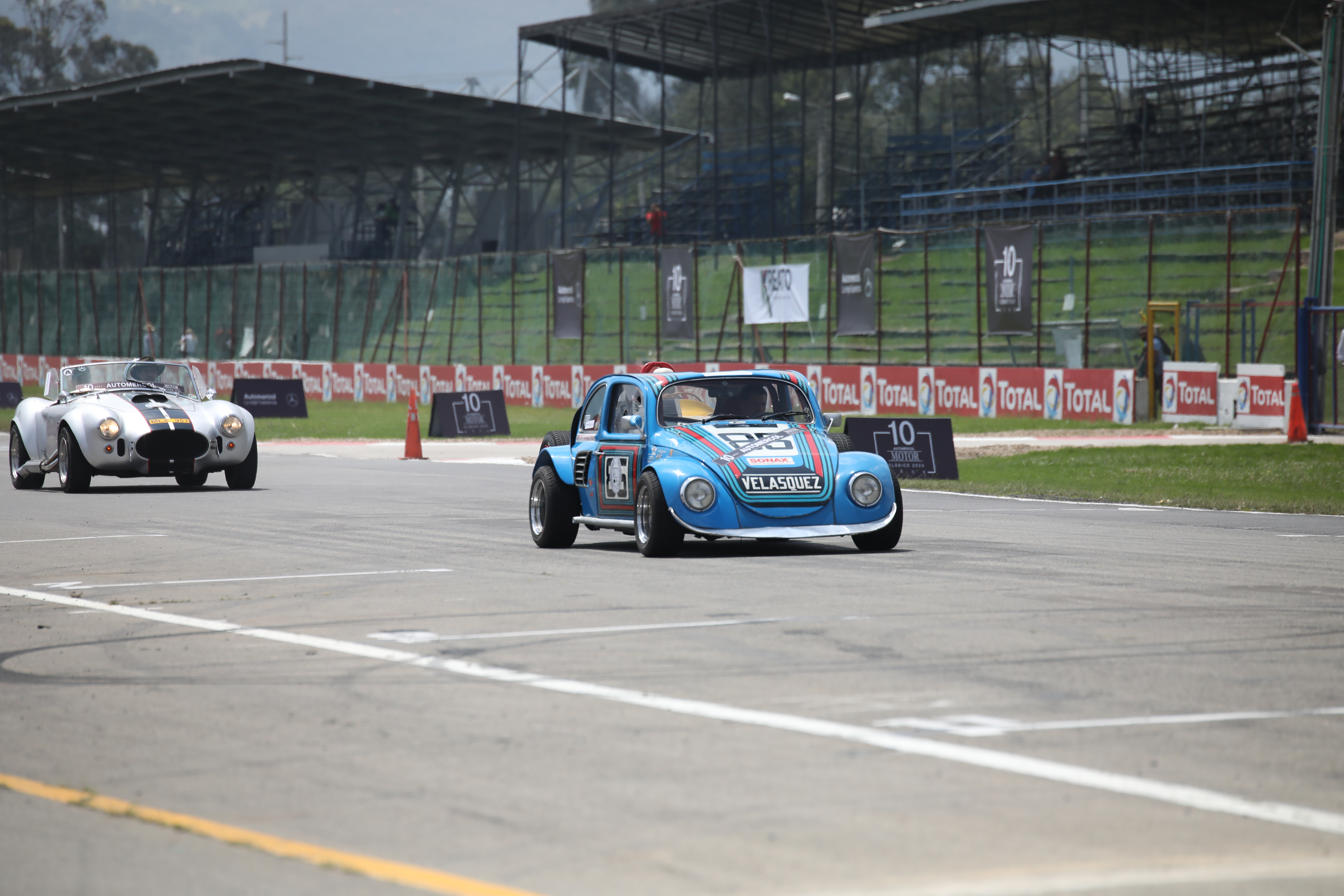 Los autos clásicos se toman el Autódromo de Tocancipá
