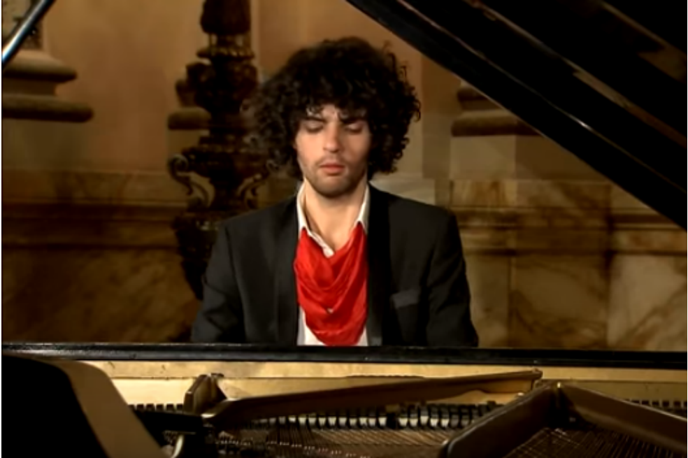 El pianista francés Simon Ghraichy dará su primer concierto en Bogotá