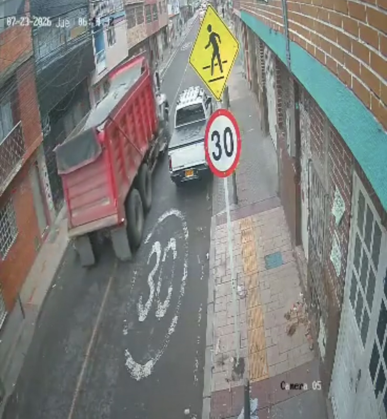 Revelan videos del accidente en el que murió una mujer embarazada en el sur de Bogotá