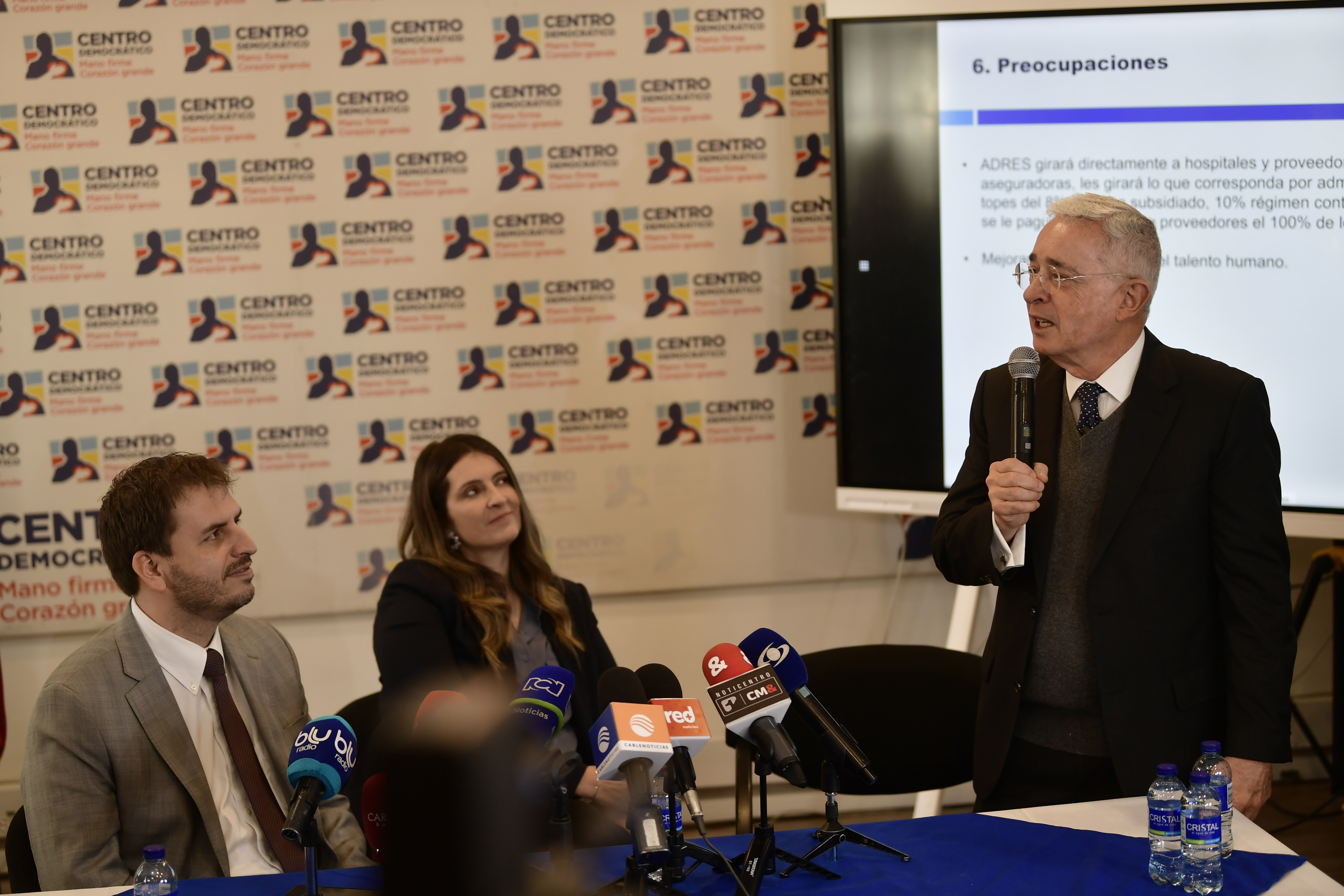 Centro Democrático desmiente proyecto para revivir reelección de expresidentes