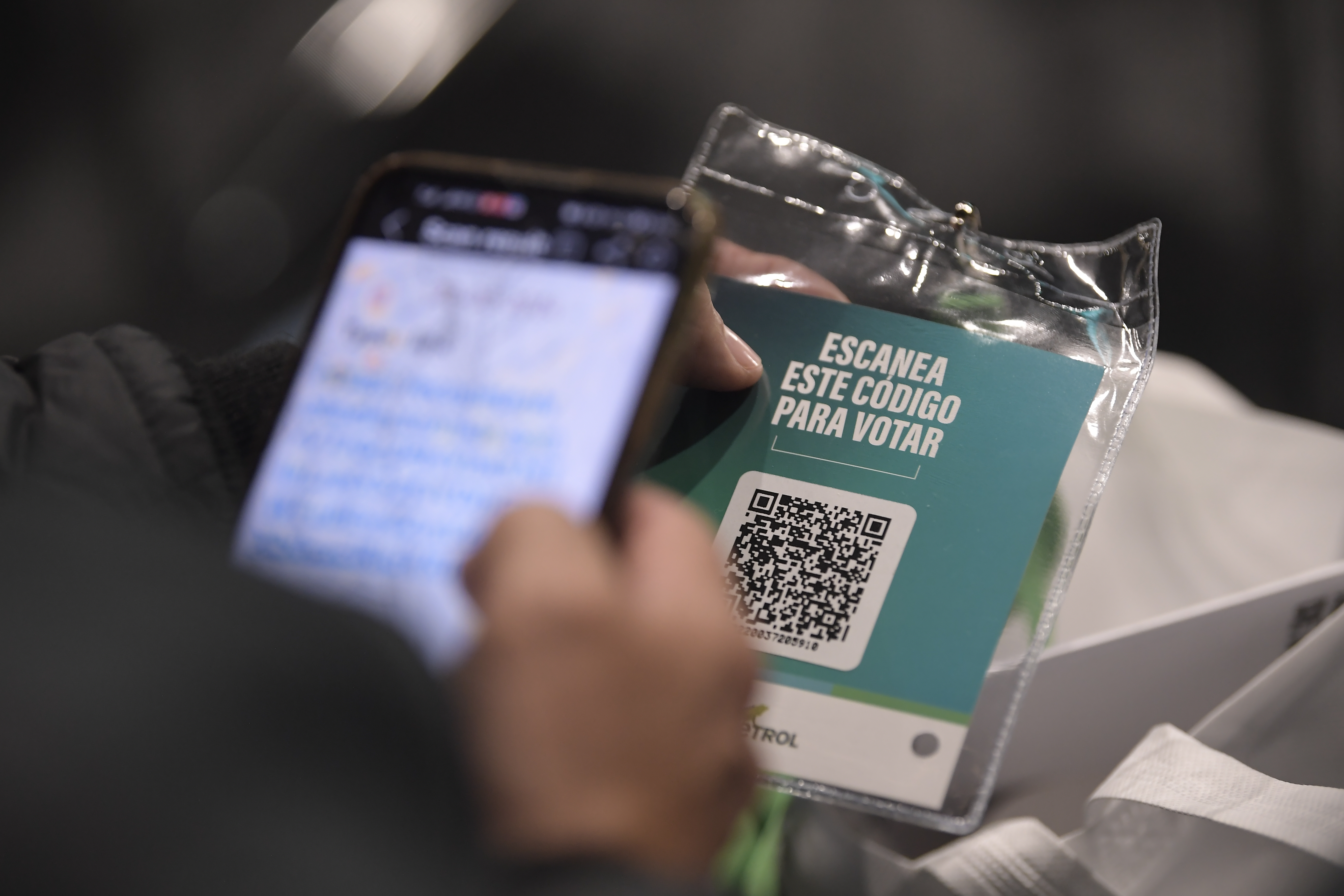 Accionistas acudieron a la Asamblea general de Ecopetrol 2024, que se adelanta en Corferias (Bogotá), para abordar temas claves, como la designación de nuevos miembros para la junta directiva, presentación de los más estados financieros 2023 y el cambio de la razón social de la empresa.