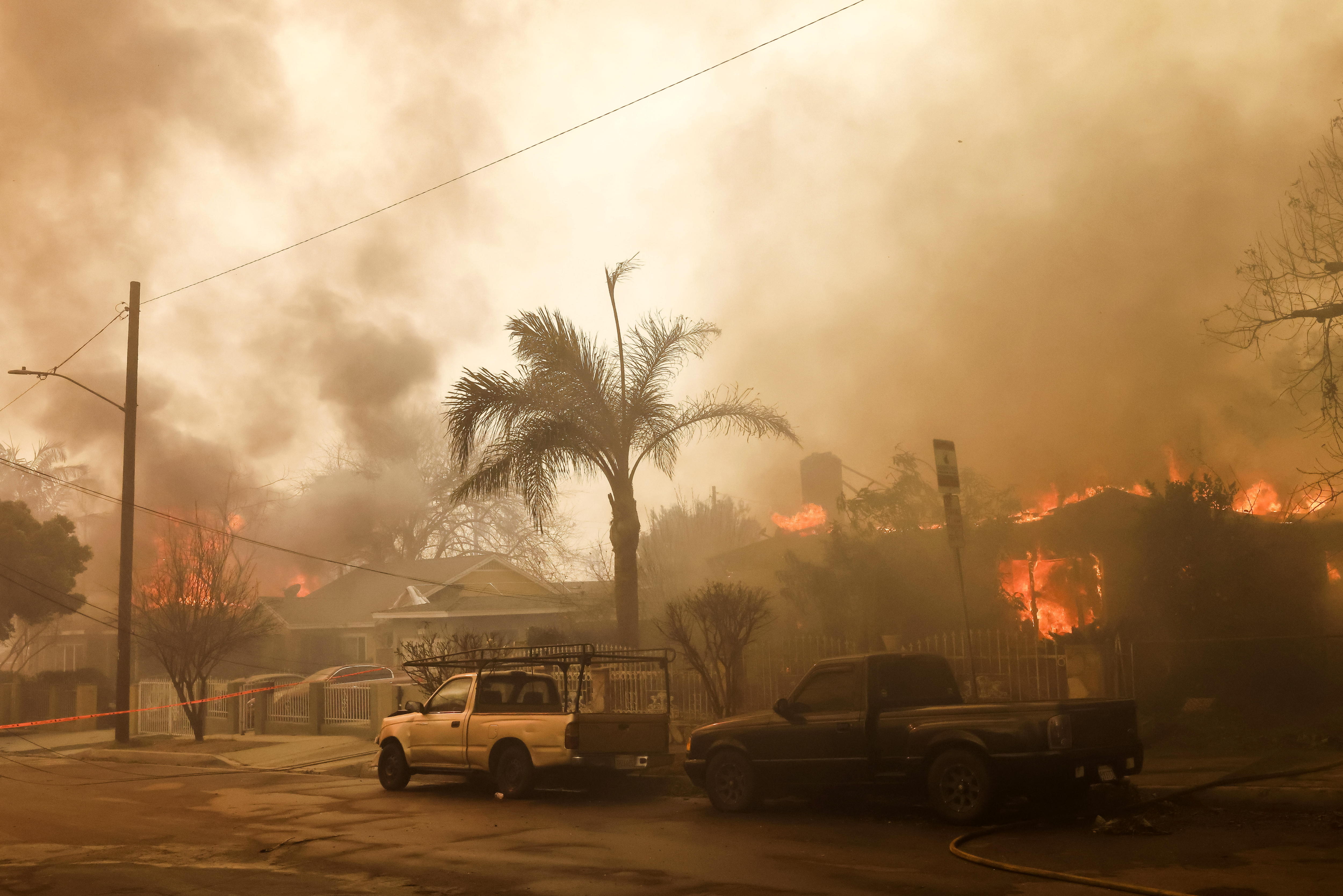 Así se ve desde un satélite de la ESA uno de los incendios en Los Ángeles