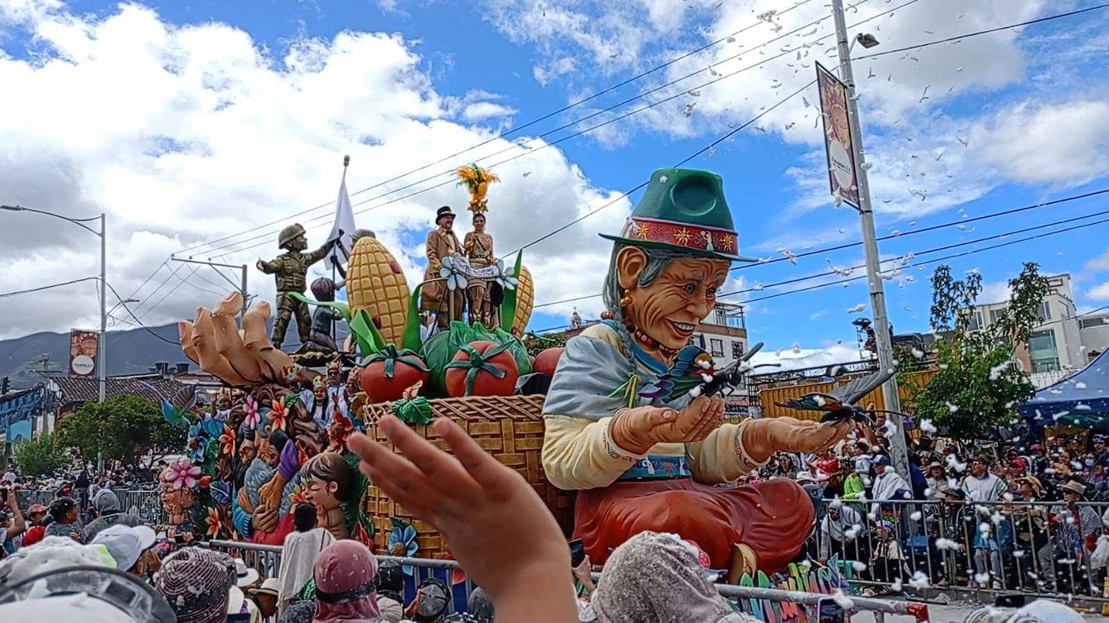 La carroza construida con justicia restaurativa en el Carnaval de Negros y Blancos