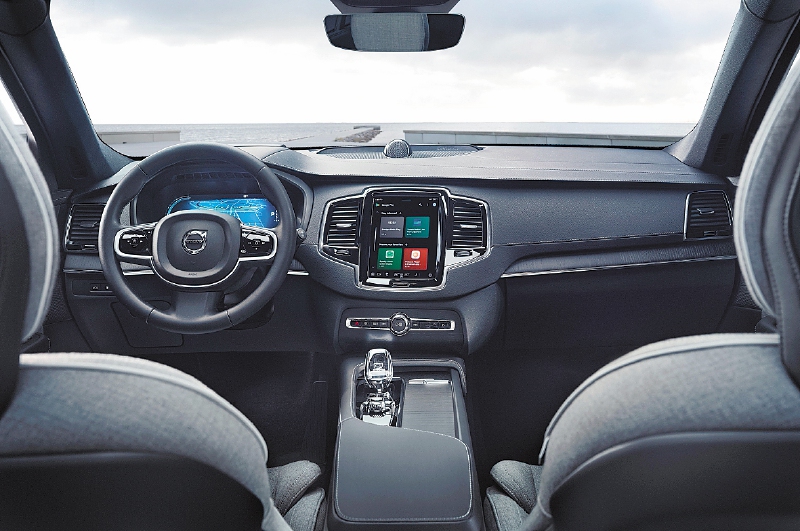 XC90 Recharge interior