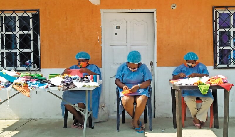 Los talleres virtuales de las tejedoras de Mampuján en medio de la pandemia