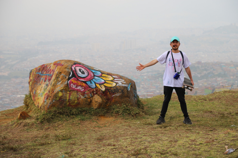 May Rojas, el artista que puso en el mapa el Graffiti Tour de Ciudad Bolívar