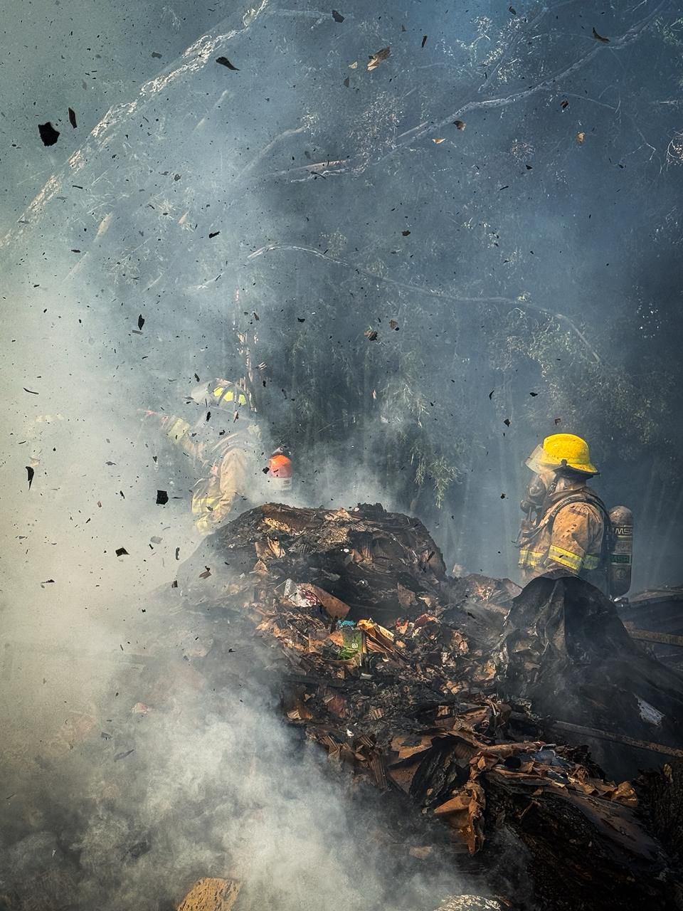 Incendio estructural en Boston, Medellín, dejó afectaciones en bodegas y seis viviendas