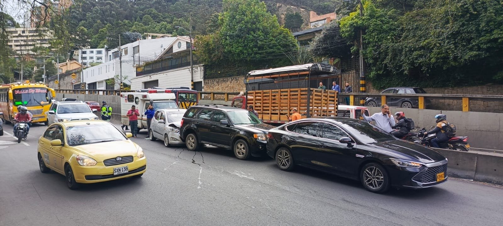 Movilidad: retiran carros accidentados y se normaliza el paso en la Av Circunvalar