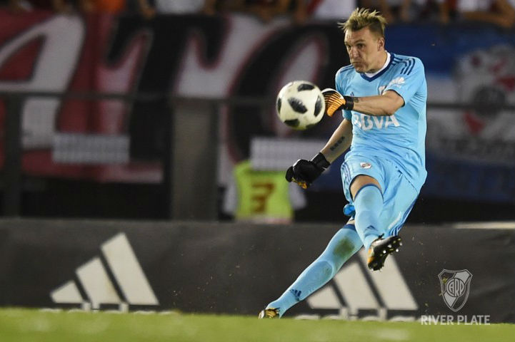En Argentina piden a Armani para la selección luego de la goleada ante España