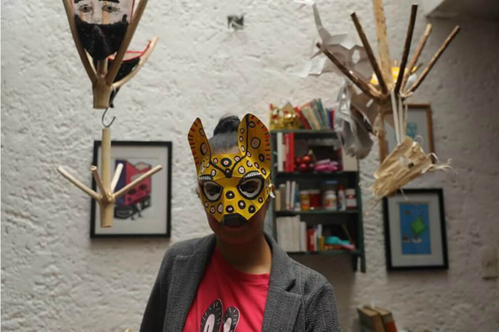 Mexicana busca salvar la lengua náhuatl con libros sobre cultura indígena
