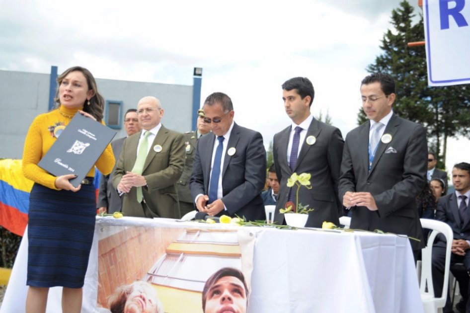 Gobierno se compromete a trabajar para evitar casos como el de Sergio Urrego