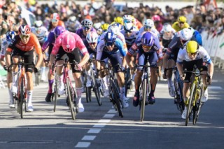 Egan Bernal escaló posiciones: Así van los colombianos en la Vuelta a Cataluña