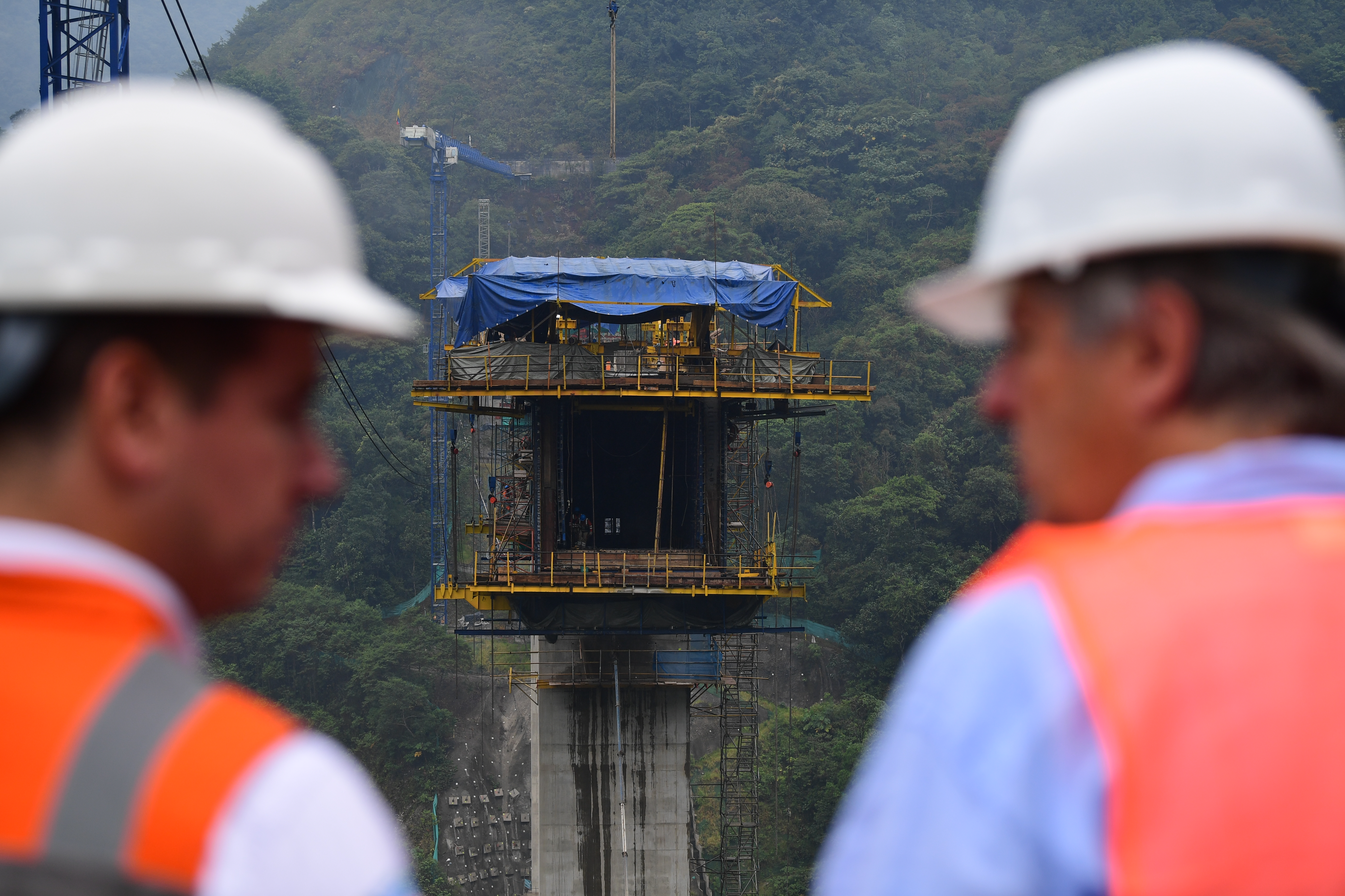 En fotos: la reconstrucción del puente Chirajara