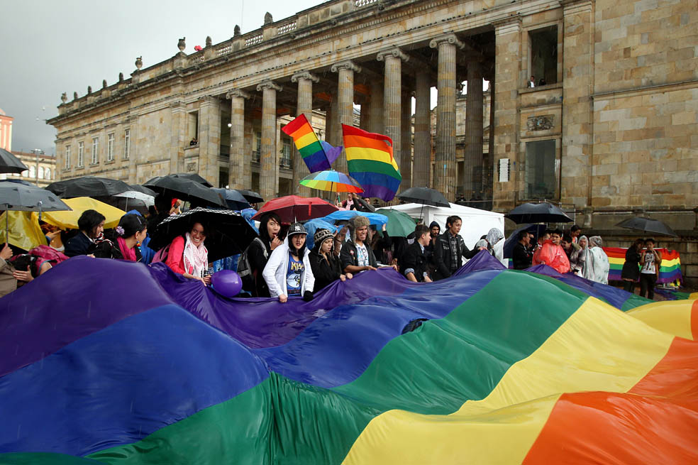Concentración en la Plaza Bolívar de Bogotá para exigir el matrimonio igualitario.
