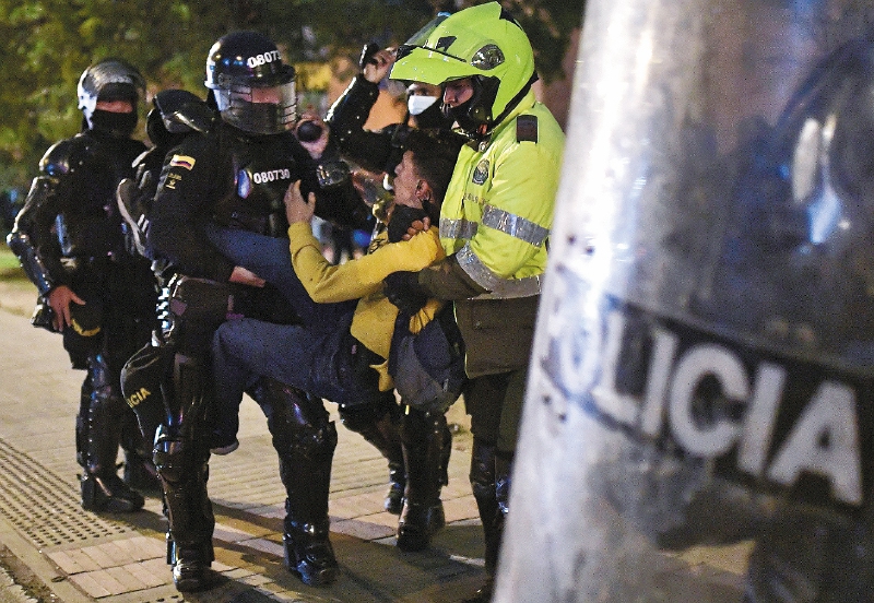 Dos miembros de Temblores salieron del país por denuncias de seguimientos ilegales