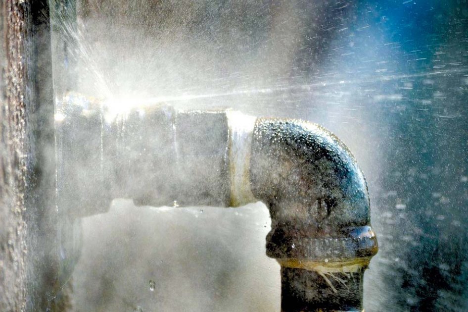 Acueducto dice que agua de Bogotá sí es apta para consumo humano