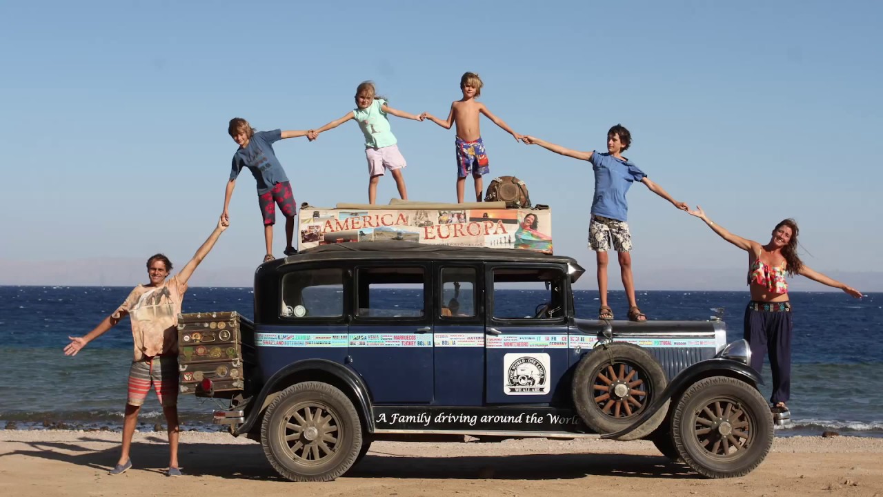 Una familia argentina recorre los cinco continentes a bordo de un auto de 1928