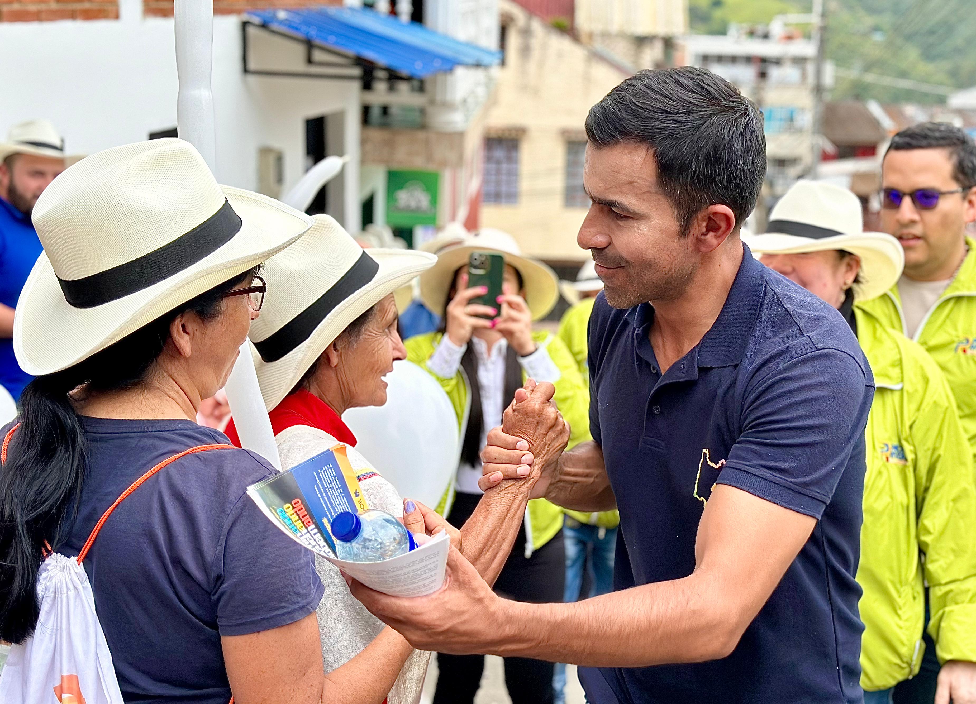 “En mi estilo de gobierno la gente está en el centro”: Jorge Rey