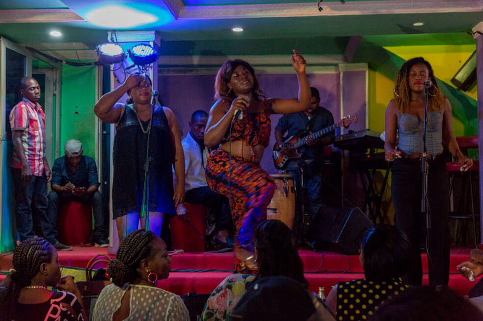 Artistas camerunesas celebran con música la sexualidad femenina
