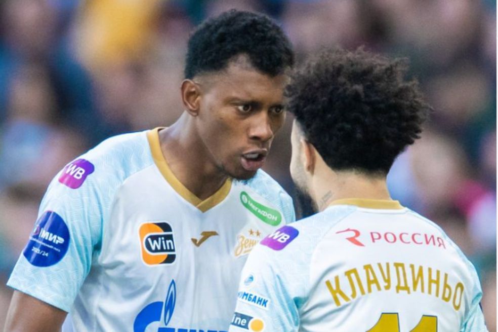 Mateo Cassierra se impuso a Jhon Córdoba en duelo de goleadores colombianos