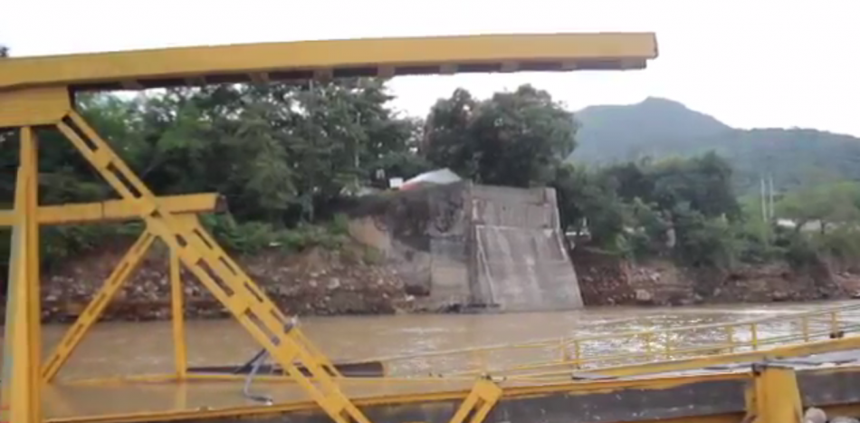 En Casanare, primero cayó el puente, ahora el agua se llevó el paso provisional