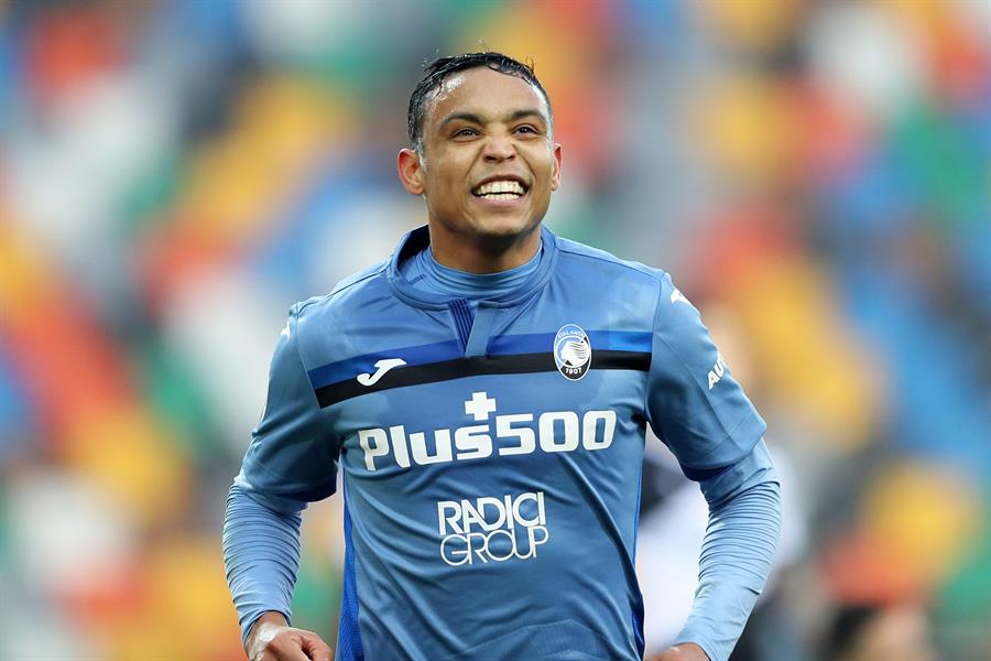 El delantero colombiano Luis Fernando Muriel celebra el gol que anotó este miércoles con Atalanta.