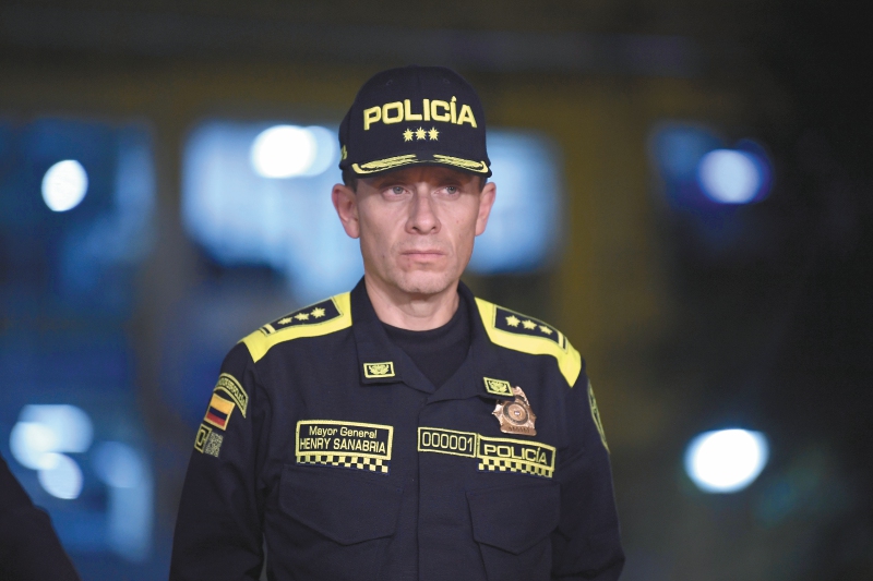 General Henry Sanabria sale de la dirección de la Policía Nacional