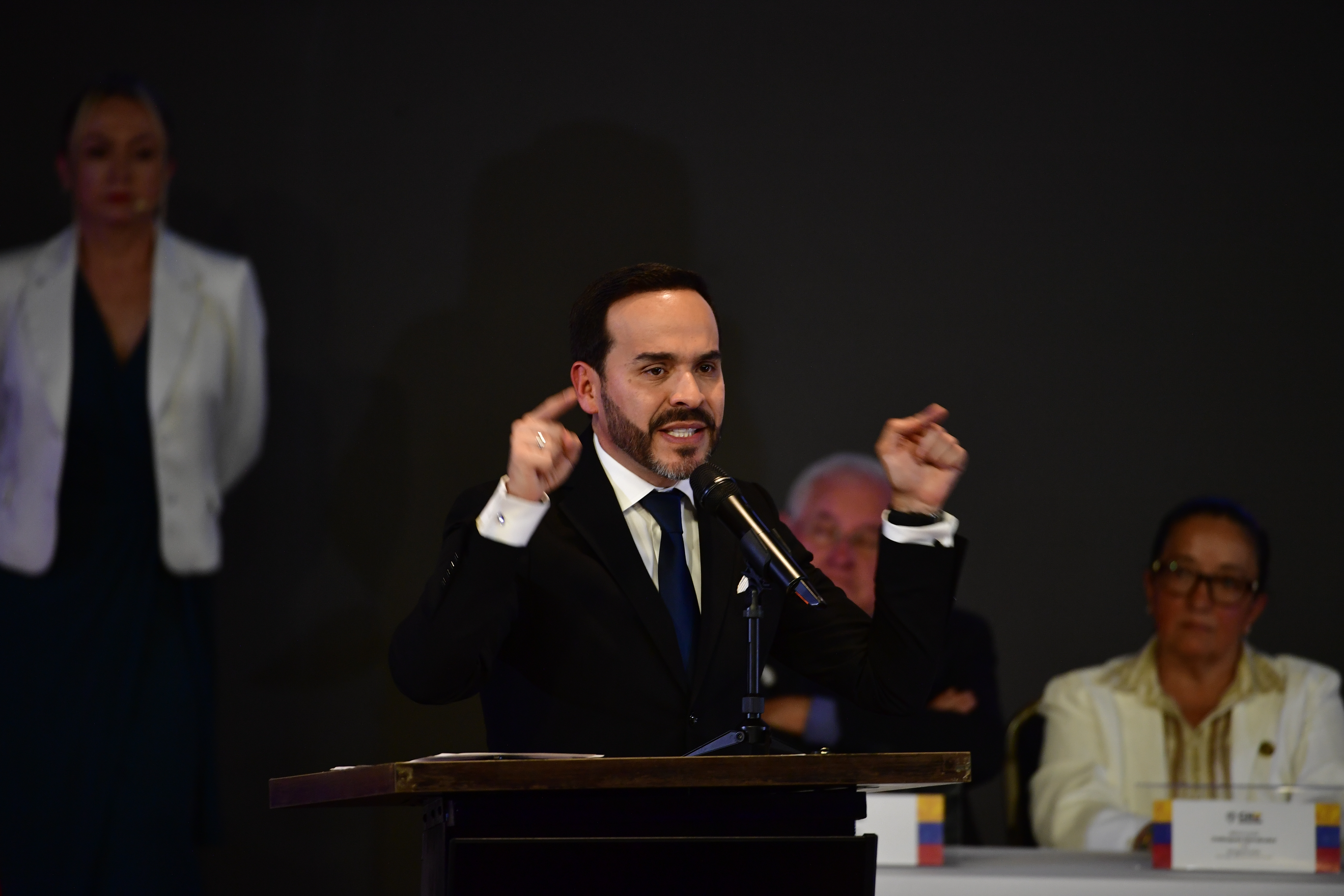 Abelardo de la Espriella empalma ataques a Petro de la campaña, con el inicio de su gobierno