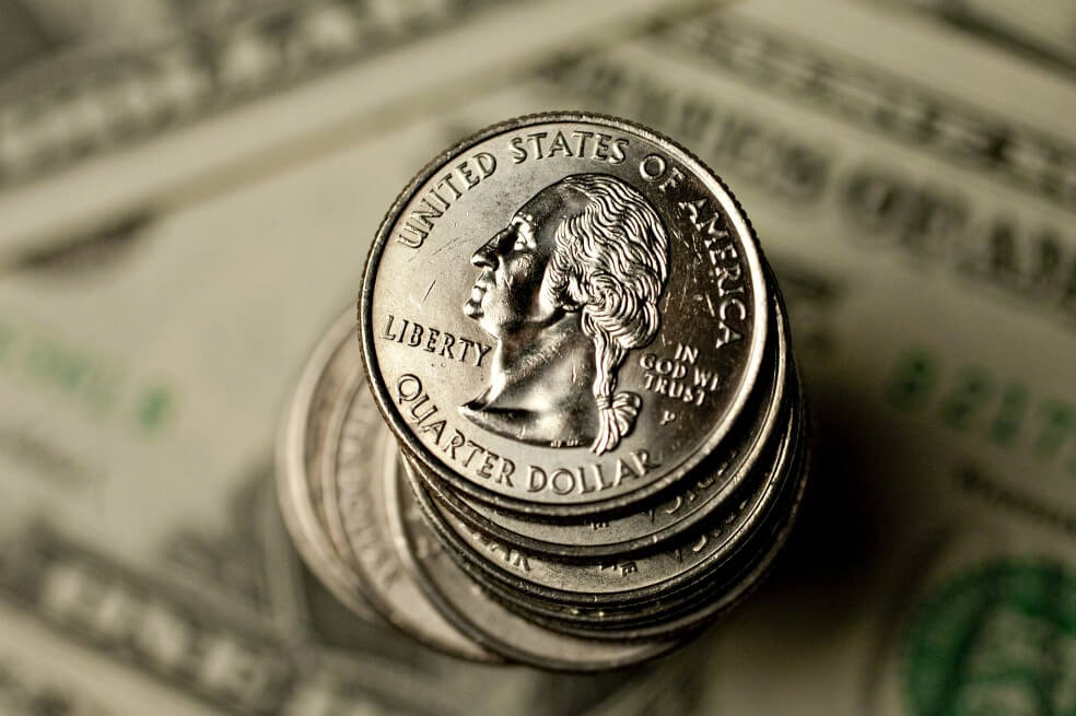 Este martes el dólar registra una caída de más de $50.