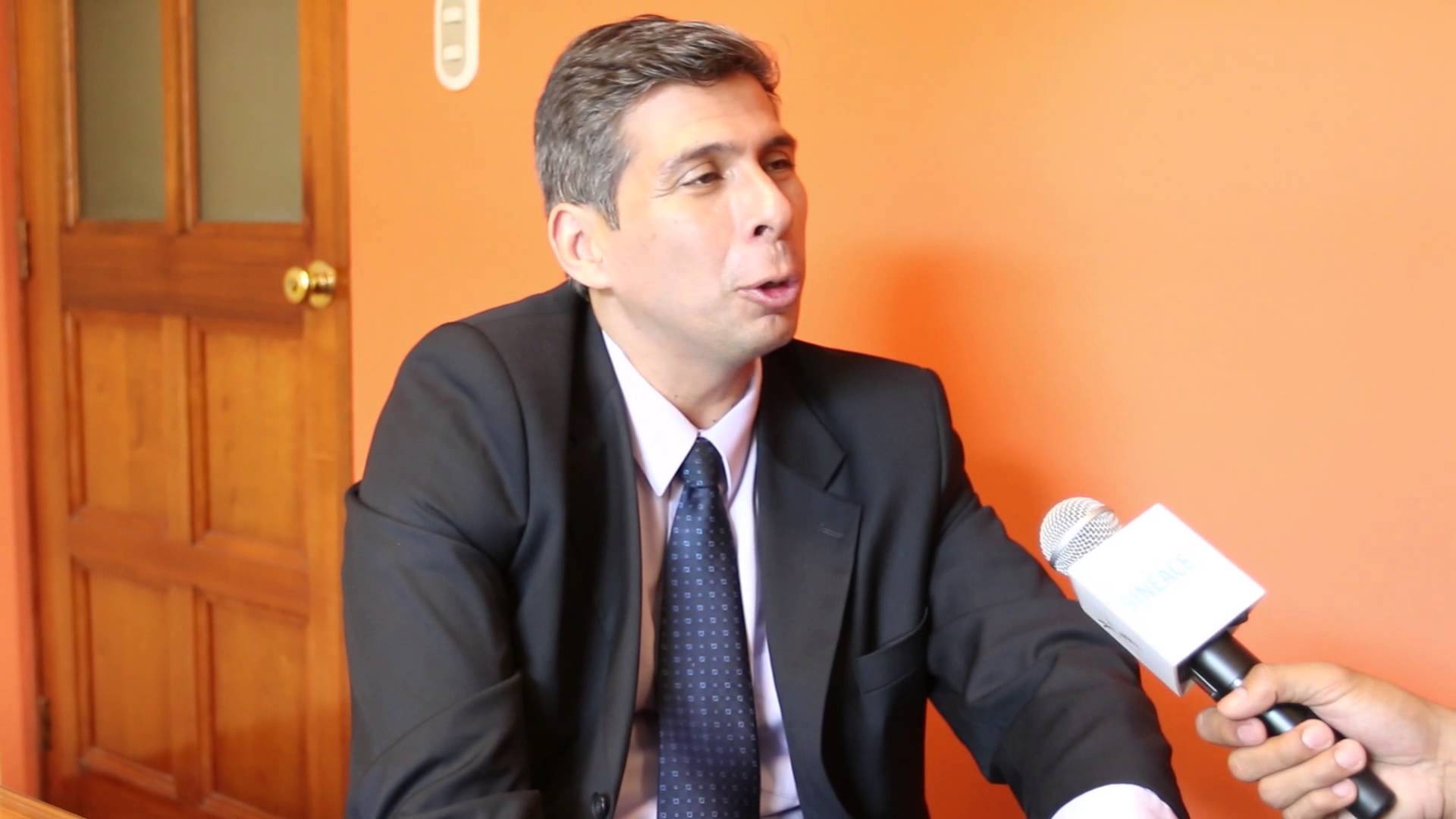 “La educación no es un tema solo de maestros”: Iván Iturrizaga