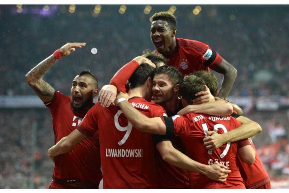 Lewandowski destroza al Wolsburgo con cinco goles en nueve minutos
