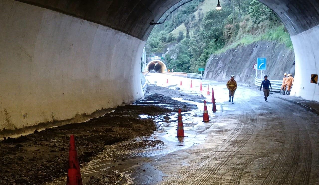 Estado de la vía La Línea: deslizamientos, cierres y contraflujo