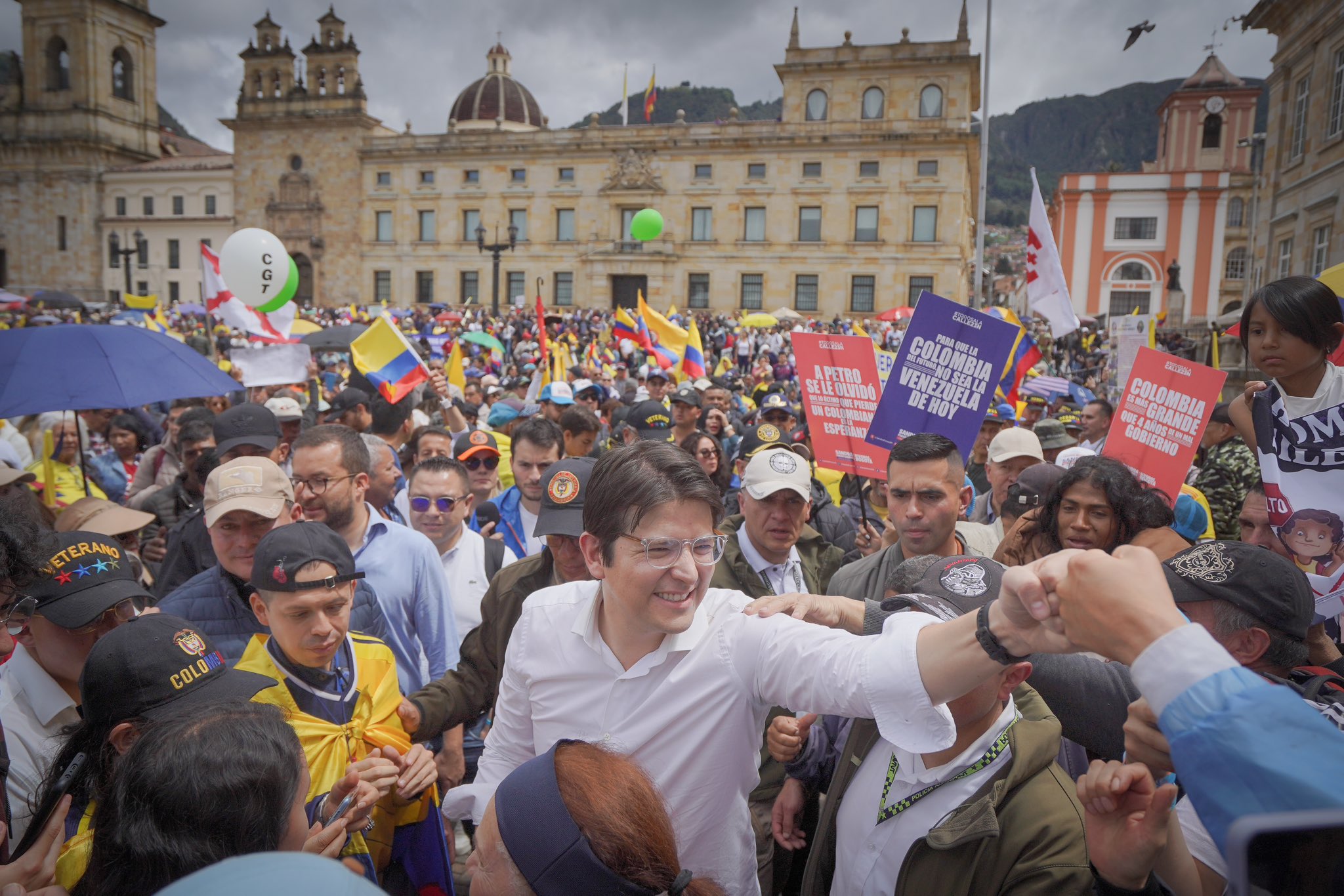 Senador y precandidato presidencial Miguel Uribe.