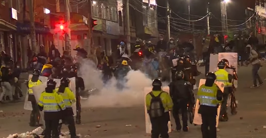 Trampas mortales y heridos dejaron disturbios en la noche del jueves en Bogotá