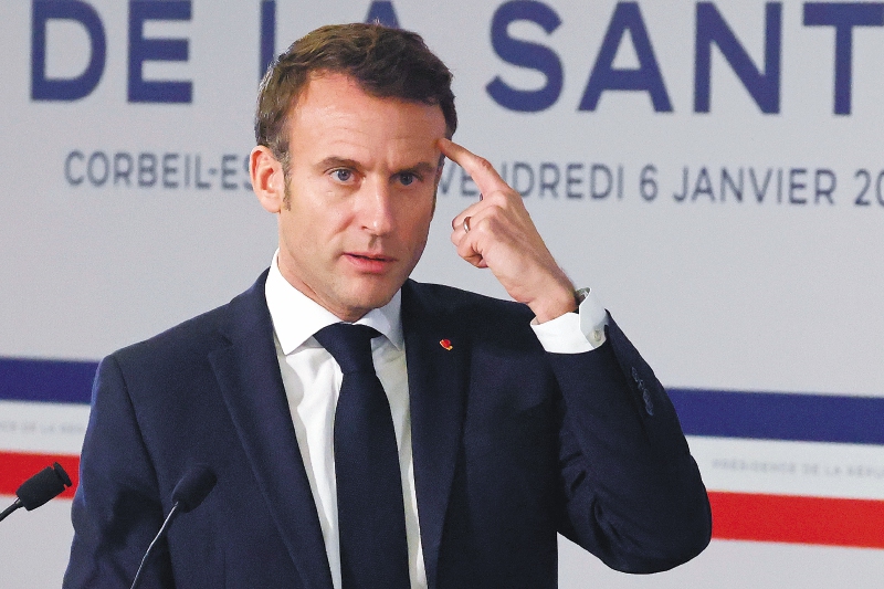Emmanuel Macron buscará aumentar la edad de pensión en Francia