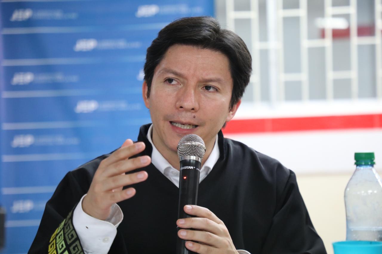 Violencia de género no fue colateral a la guerra, fue parte central: Oscar Parra