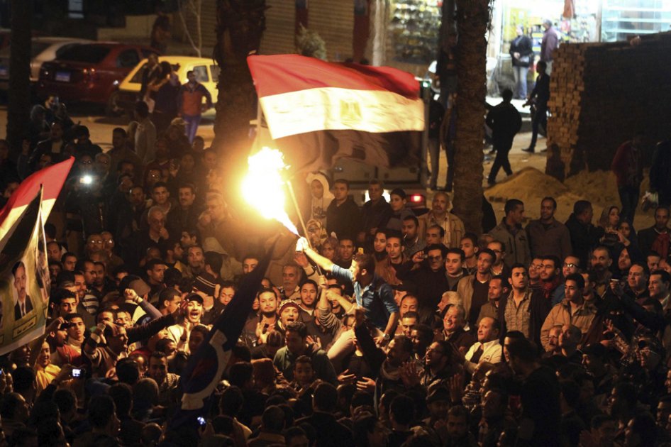 Opositores egipcios reanudan manifestaciones contra Mursi
