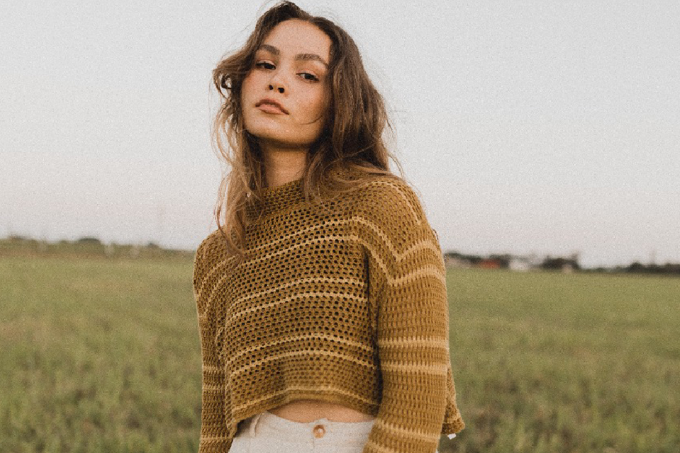 Consejos para usar blusas en crochet en tu outfit y aprovechar esta tendencia