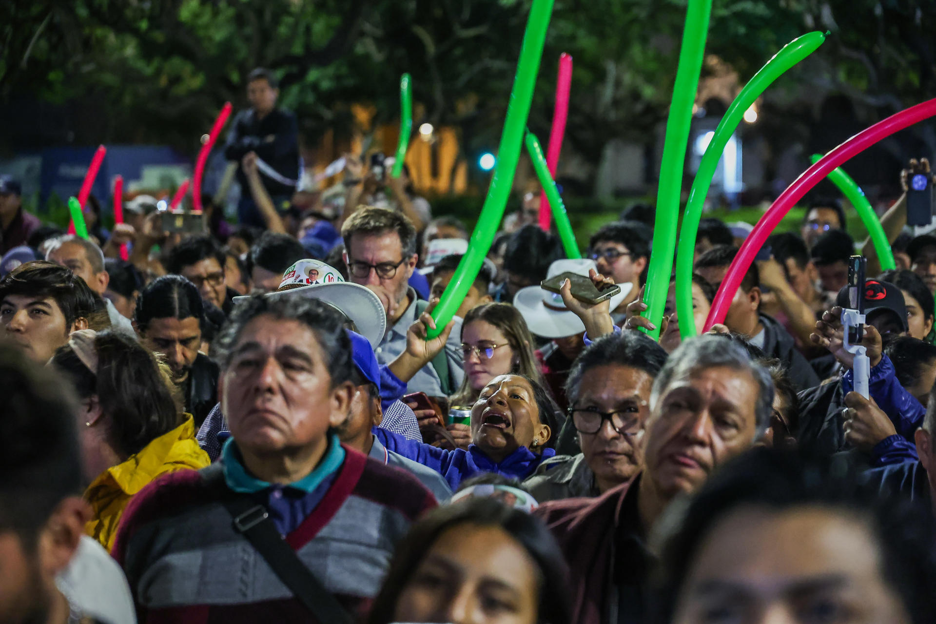 Resultados elecciones en Perú: Fujimori aventaja a Sánchez por solo dos décimas al 93 %