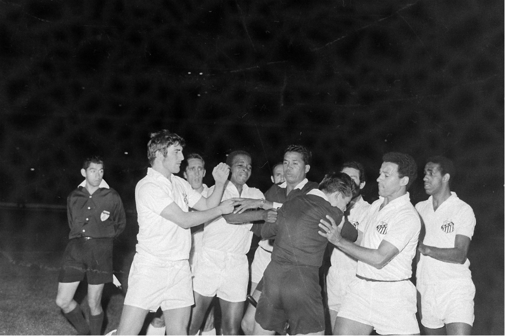 El día que “El Chato” Velásquez expulsó a “Pelé”