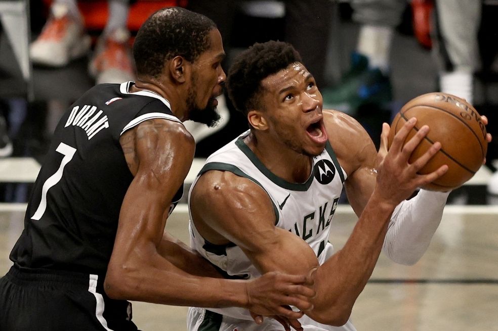 No alcanzó ni con Durant ni con Harden: Los Bucks eliminaron a los Nets en la NBA