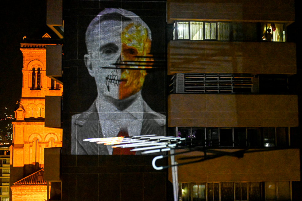 Protesta en los muros de Medellín: el poder del arte en las calles vacías por la pandemia