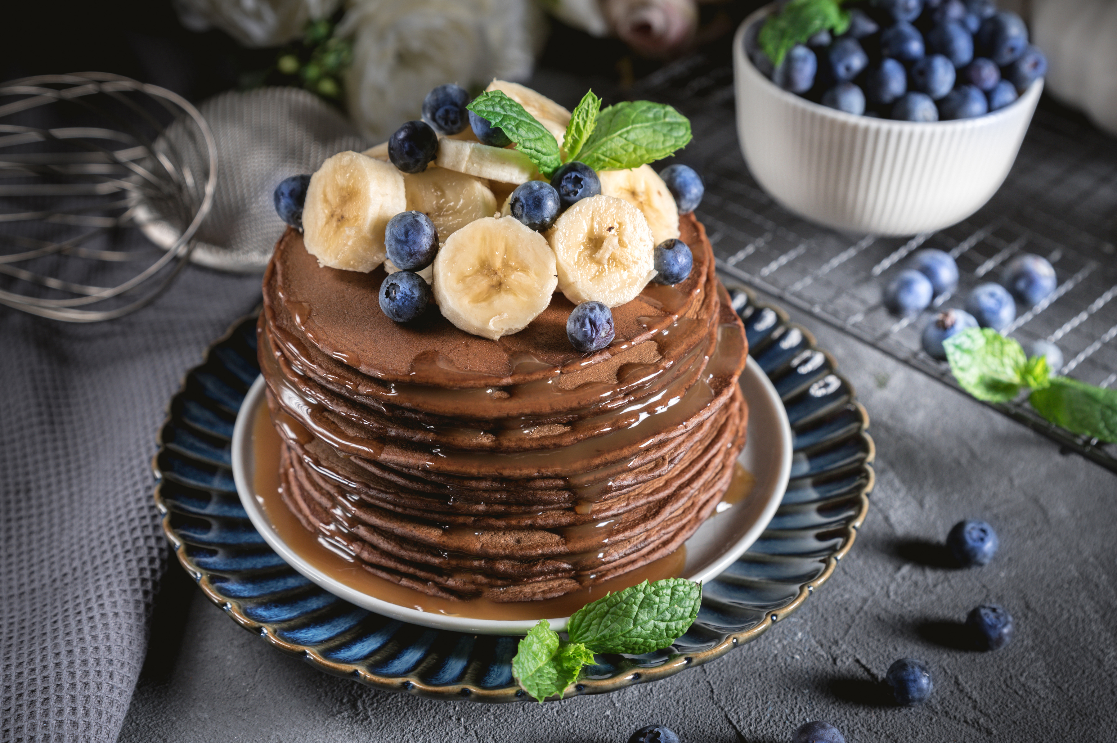 Pancakes de doble chocolate y mantequilla de maní
